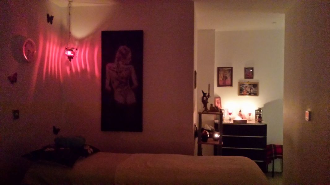 Relaxation Massage In A Qualified Mature Hands IN E16