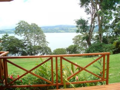 COSTA RICA - LAKE AREANAL / DREAM VILLA RIGHT ON THE WATER!