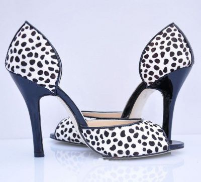 large quantity nice sandals & boots are available  