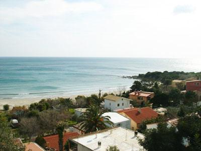 Traditional beachside holiday apartment. sleeps 8.