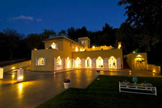 Grand Italian Houses for Groups