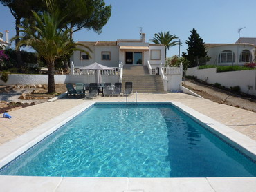 Costa Blanca,Spain - Detached villa with private pool by the beach 