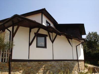 Purpose-built hotel and restaurant with grand mountain views