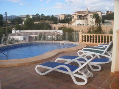 Detached holiday villa, 3 beds/2baths, private pool/gardens in quiet residential area