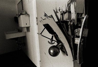 Fix BrOkEn Door/Window Rapid Respond Multiskilled Handymen in your Neighbourhood Emergency Call out