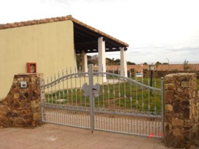 Eastern Sardinia holiday villa with pool, sleeps 6.