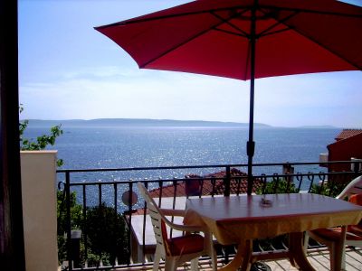 Panorama apartments in Croatia only 50m from the sea
