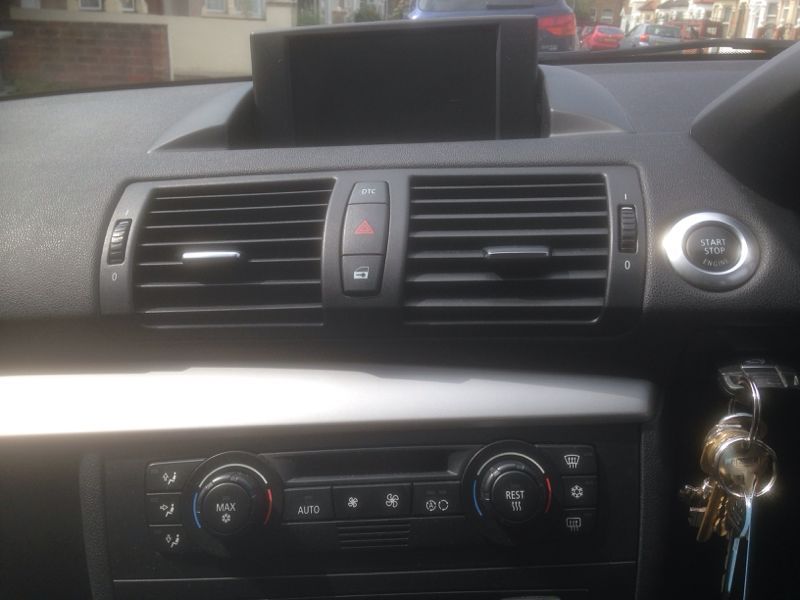 BMW 116, Reg 2006, 1.6L, 5 doors hatch back, very low mileage, 6 months MOT Road Tax 