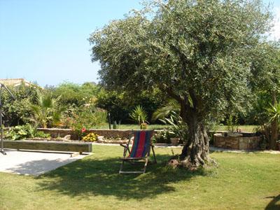 Eastern Sardinia detatched villa close to sea, sleeps 6.
