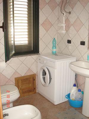 Eastern Sardinia townhouse close to the beach.sleeps 4.