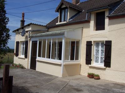 Large renovated and recently redecorated house in Burgundy 