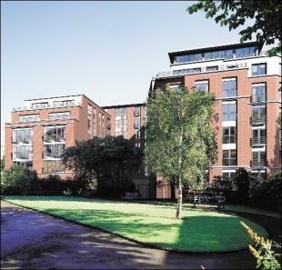 3Bed 3Bath (City Centre – NG1 1GH) Fully Furnished Flat with Parking (£975pm)