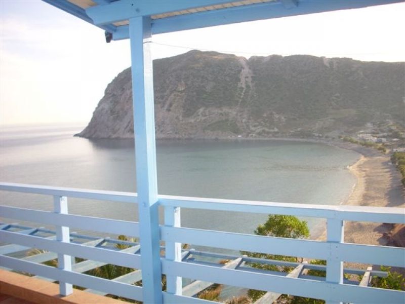 Greece Cyclades island of Milos rent rooms , studios, apartment