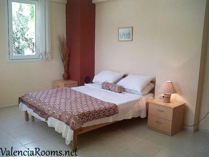 Affordable private rooms in Valencia, Spain10€