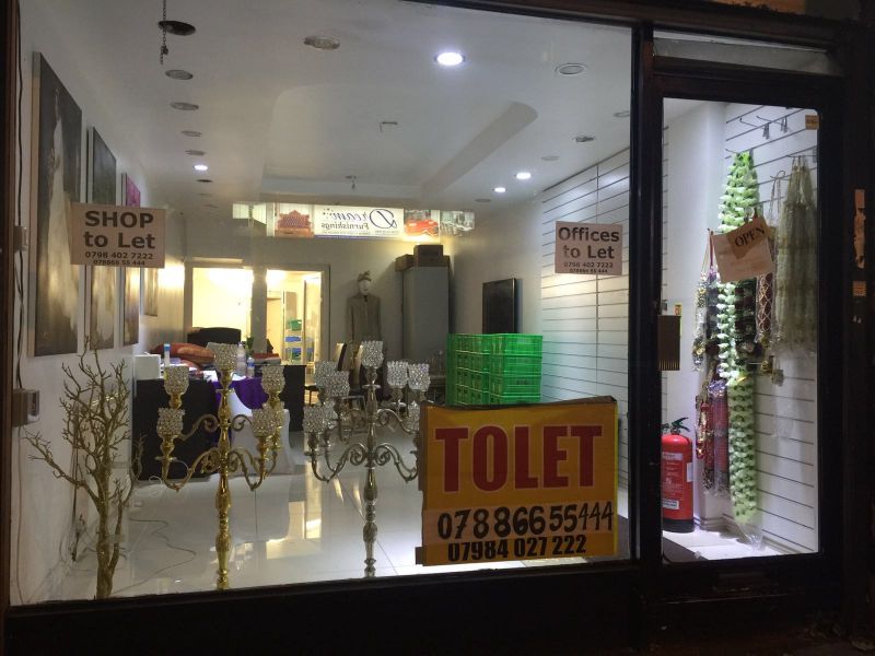 Shop, Office, Desk Space, Barber Chairs to Let