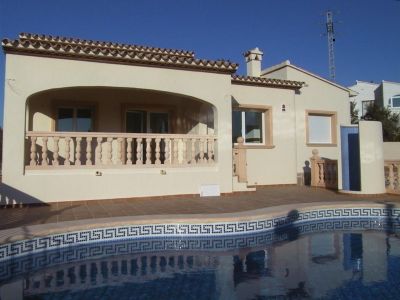 Detached holiday villa, 3 beds/2baths, private pool/gardens in quiet residential area