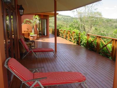 COSTA RICA - LAKE AREANAL / DREAM VILLA RIGHT ON THE WATER!