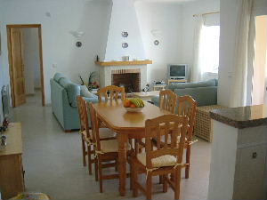 Detached holiday villa, 3 beds/2baths, private pool/gardens in quiet residential area