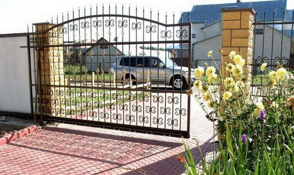 Mobile gates welding , fitting, repair. Fence welding, fitting, repair.  Central London. East London